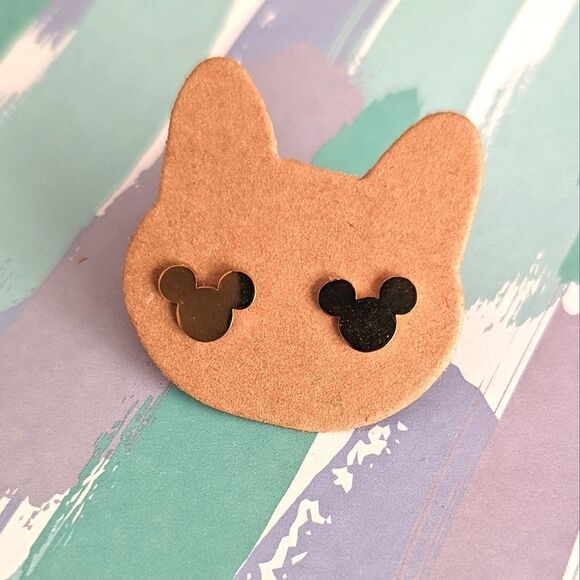 Bear Shape Earrings - Picture 8 of 9